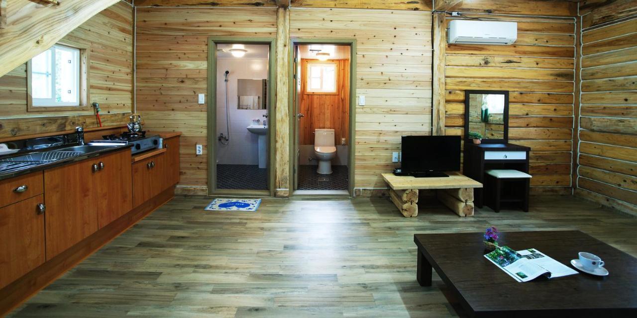 Jeju Joa Log Pension Seogwipo Exterior photo